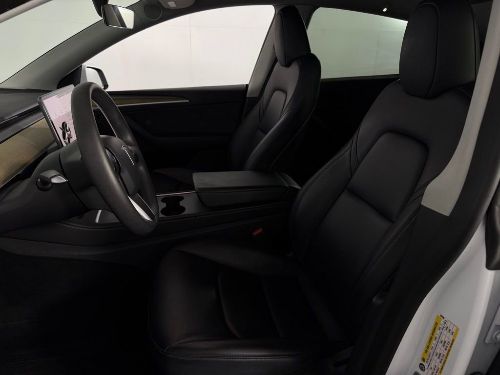 Used 2022 Tesla Model Y Long Range image 15