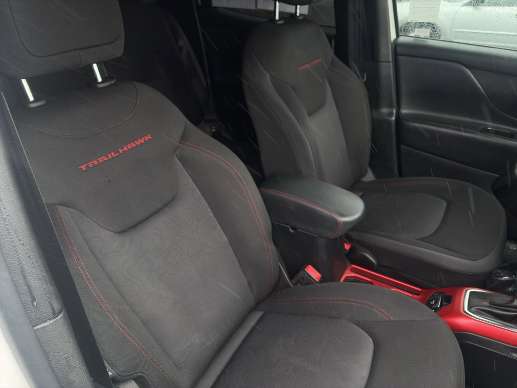 Used 2019 Jeep Renegade Trailhawk w/ LED Lighting Group AWD/4WD image 28