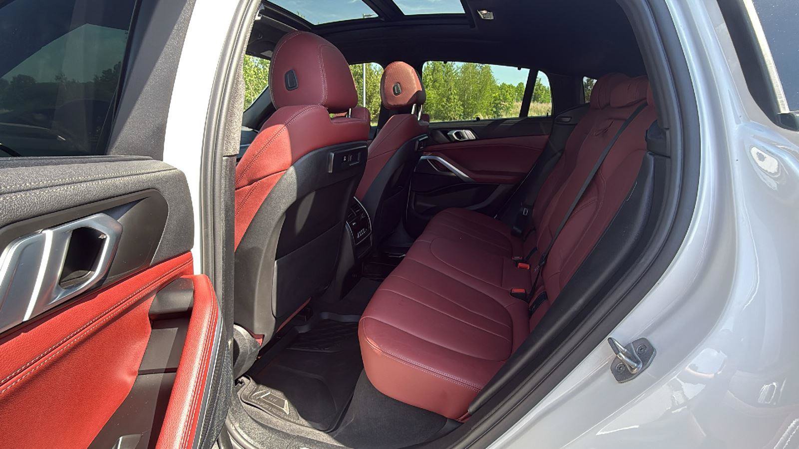 Used 2022 BMW X6 xDrive40i w/ Executive Package AWD/4WD image 22