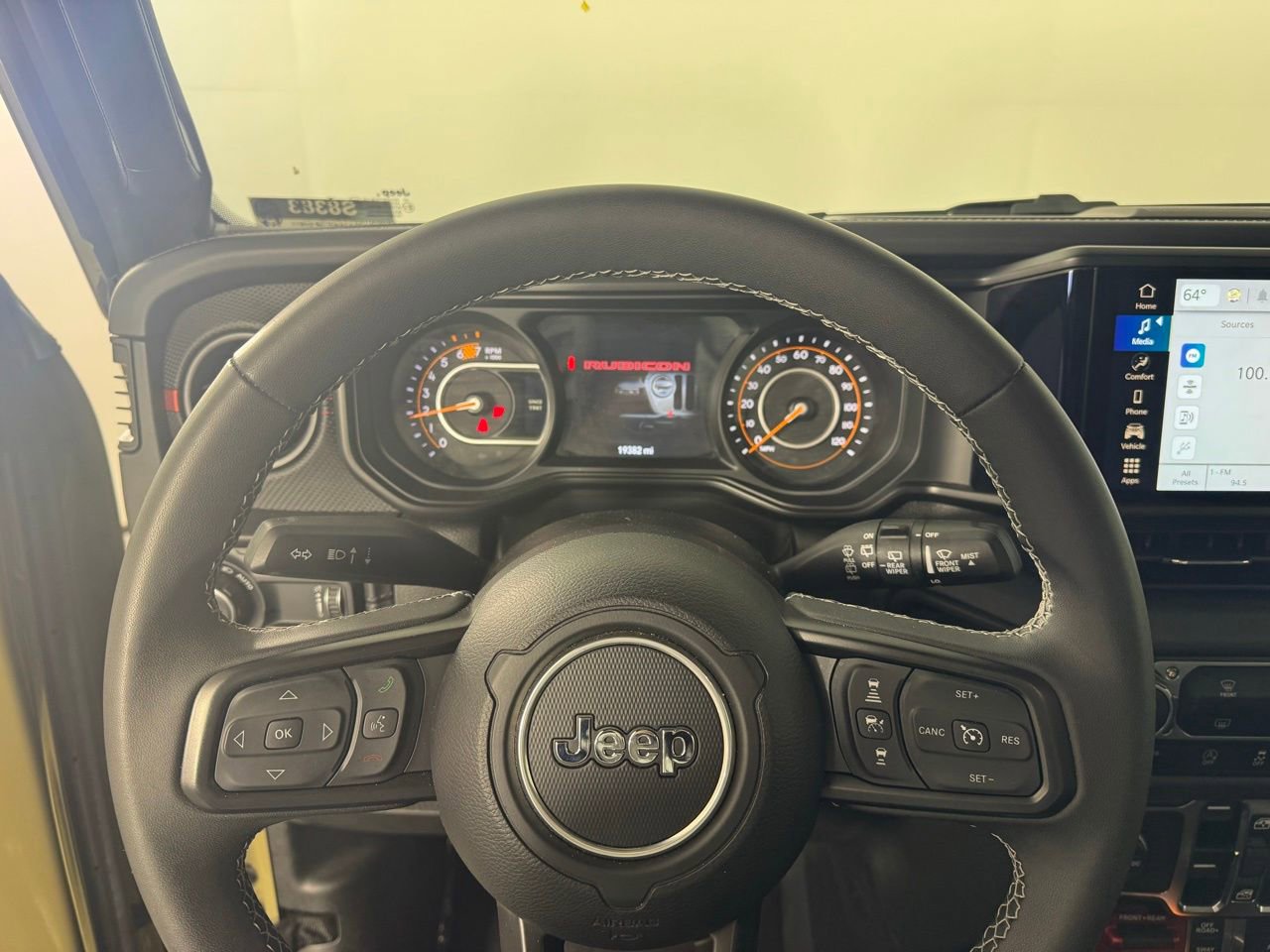 Used 2025 Jeep Wrangler Unlimited Rubicon image 22