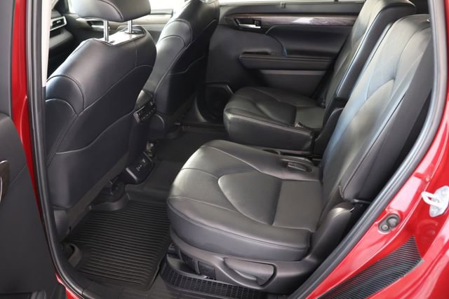 Used 2024 Toyota Highlander Platinum image 20