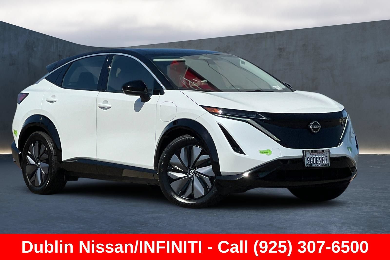 Used 2023 Nissan Ariya FWD image 2