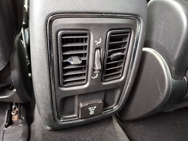 Used 2019 Jeep Grand Cherokee Laredo AWD/4WD image 11