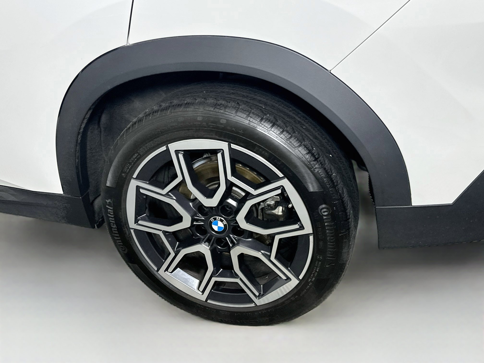 Used 2026 BMW X2 xDrive28i AWD/4WD image 11