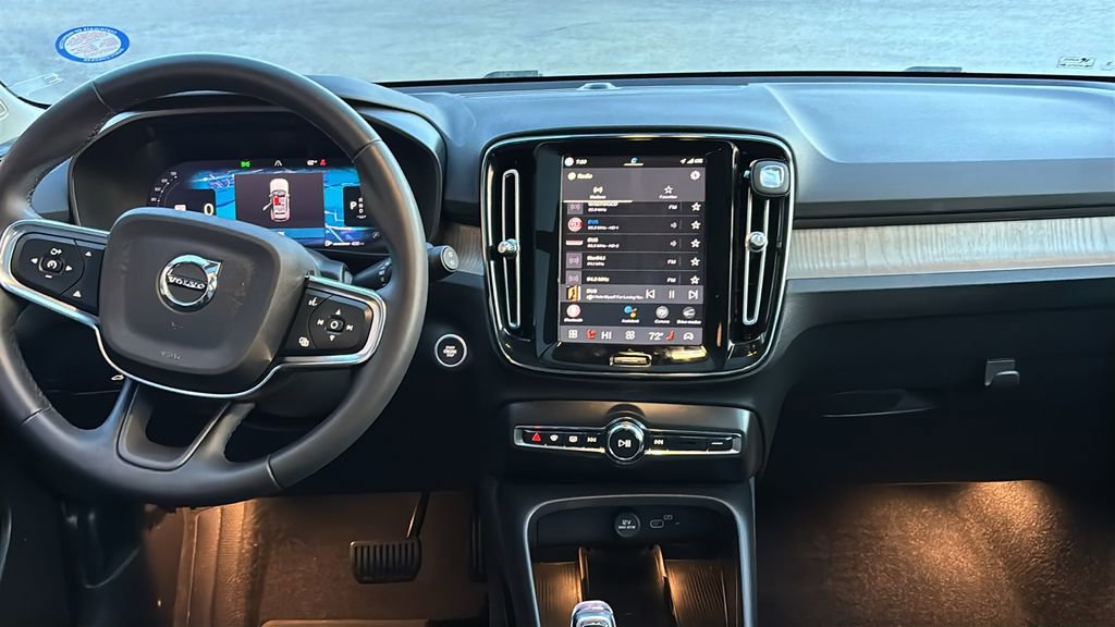 Certified 2023 Volvo XC40 B5 Plus w/ Driver Assist Package image 6