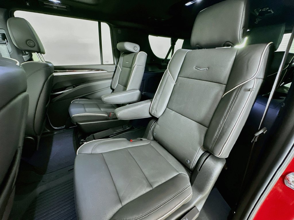 Certified 2026 Cadillac Escalade ESV Luxury w/ LPO, Radiant Package AWD/4WD image 25