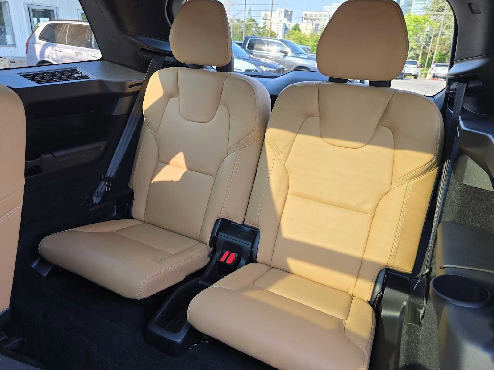 Certified 2023 Volvo XC90 B6 Ultimate AWD/4WD image 17