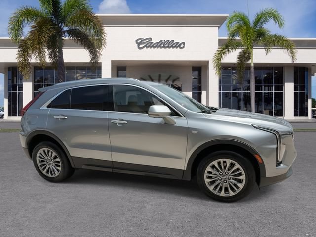 Used 2025 Cadillac XT4 Premium Luxury FWD image 17