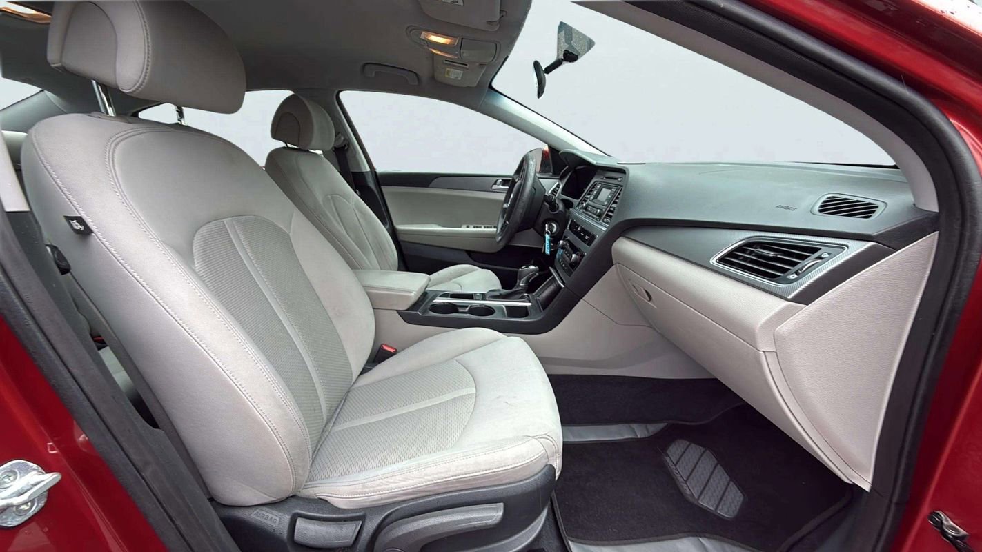 Used 2015 Hyundai Sonata SE FWD image 16