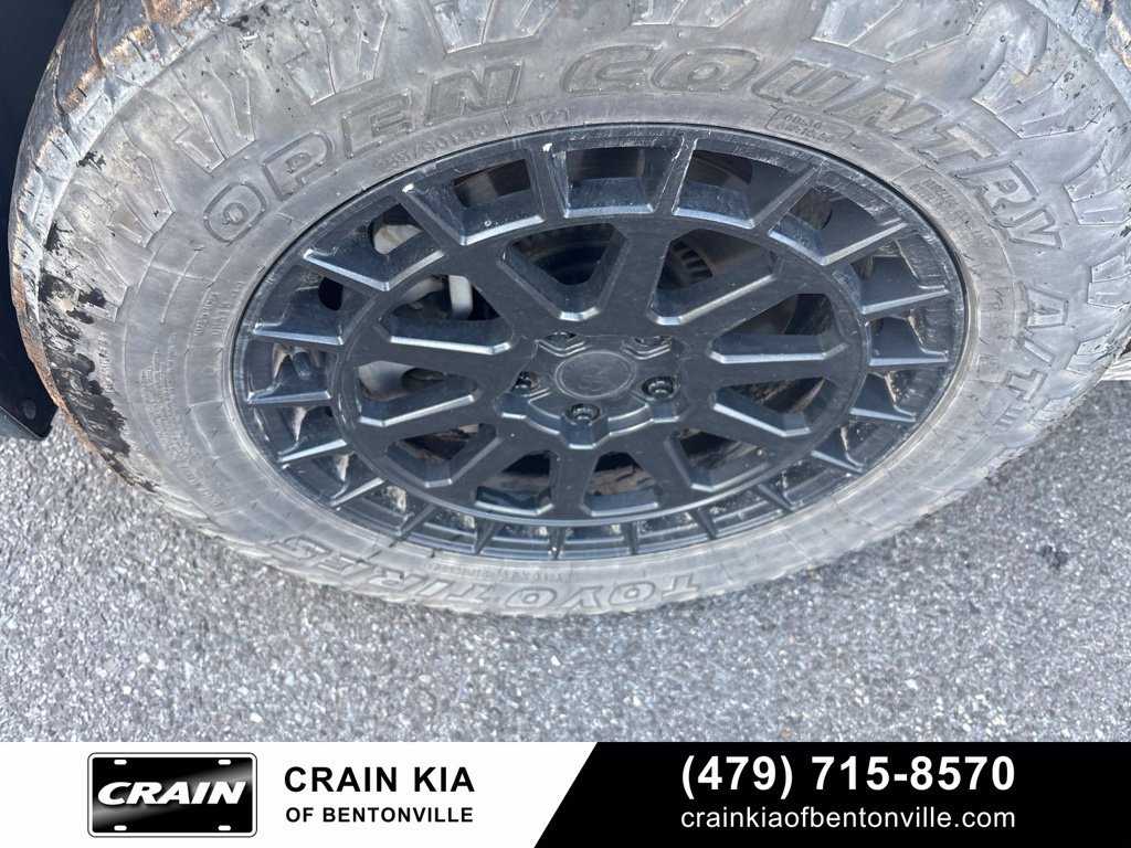 Certified 2024 Kia Carnival LX FWD image 8