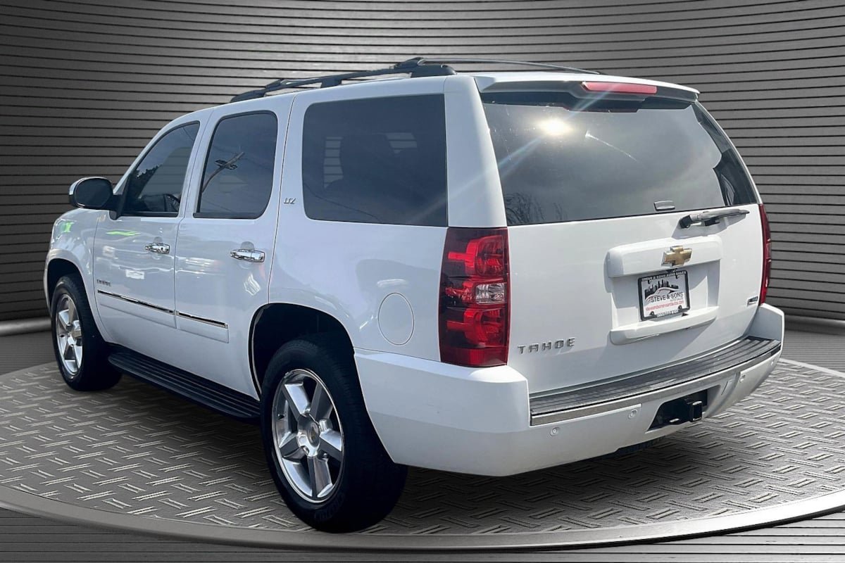 Used 2011 Chevrolet Tahoe LTZ AWD/4WD image 4