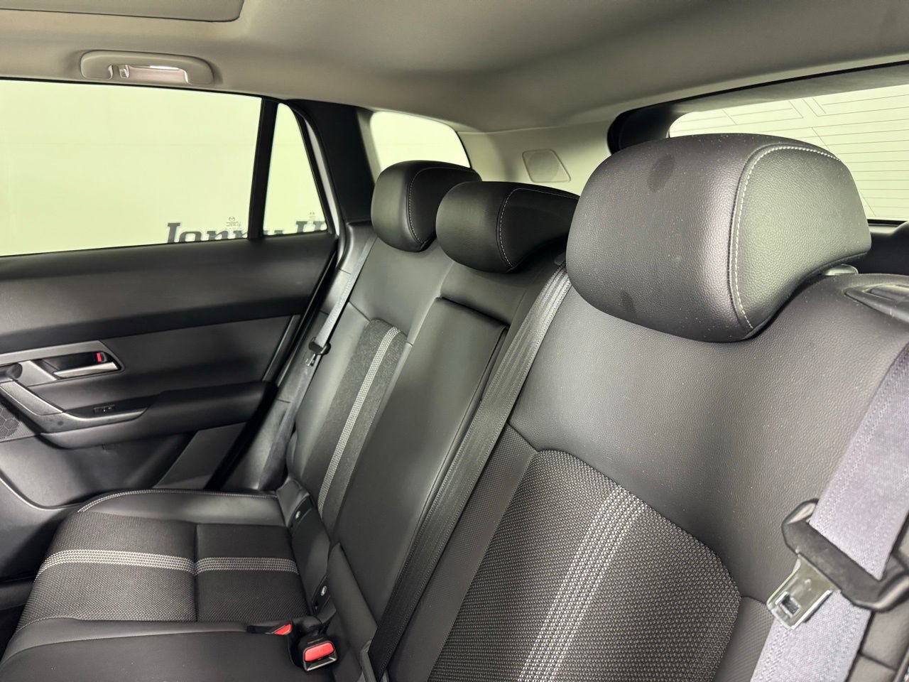 Used 2025 MAZDA CX-50 AWD 2.5 S w/ Premium Package image 33