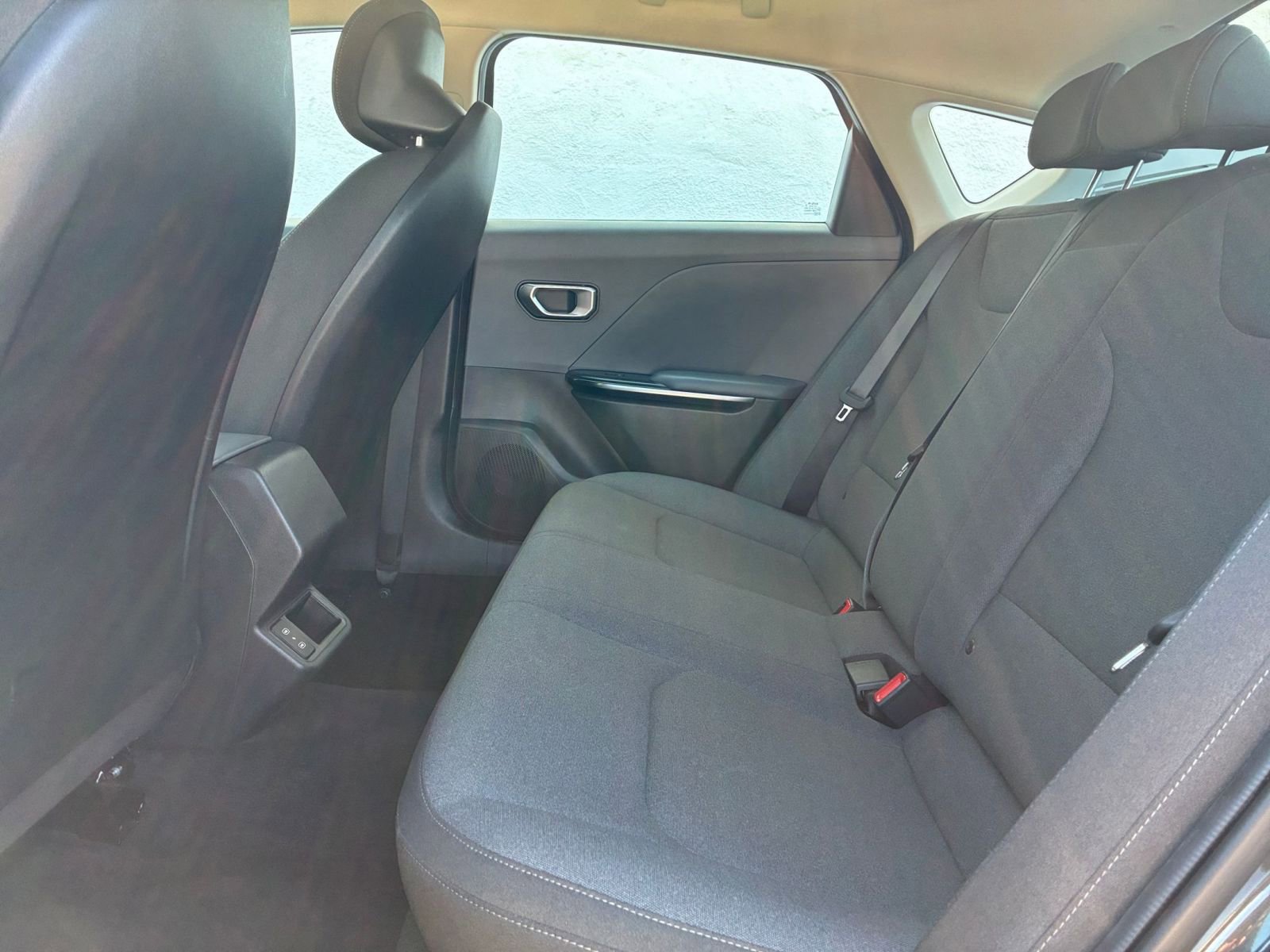 Used 2025 Kia K4 LXS image 24