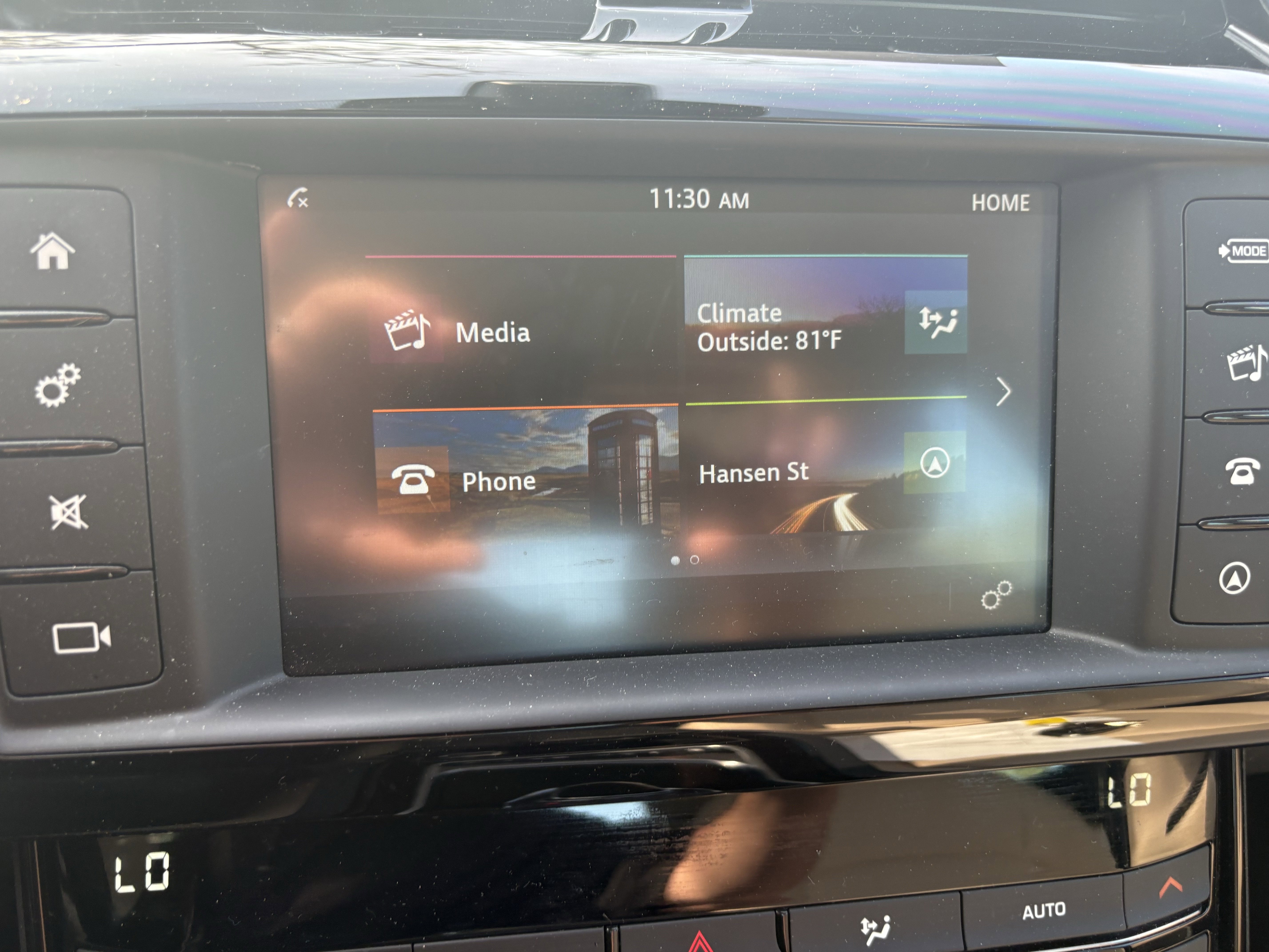 Used 2017 Jaguar XE Premium image 12