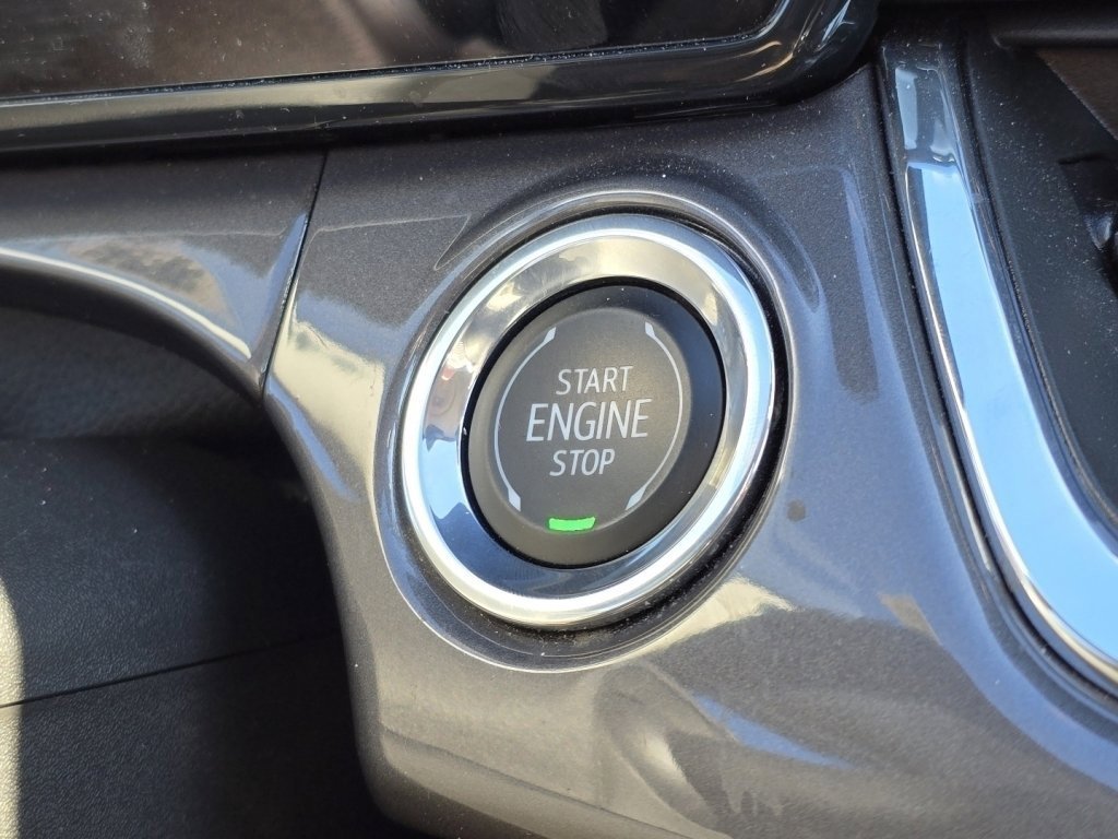 Used 2025 Chevrolet Trax ACTIV w/ Sunroof Package image 27