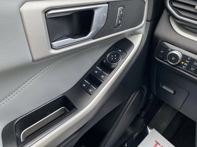 Used 2022 Ford Explorer XLT w/ Equipment Group 202A image 29