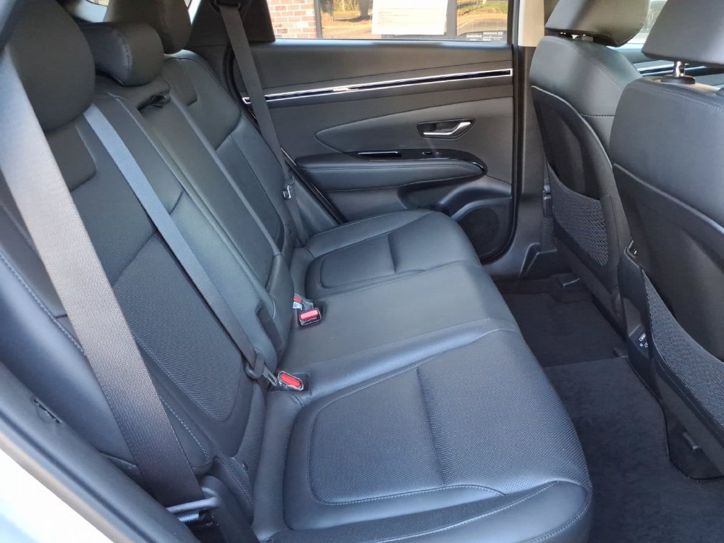 Used 2022 Hyundai Tucson Limited AWD/4WD image 17