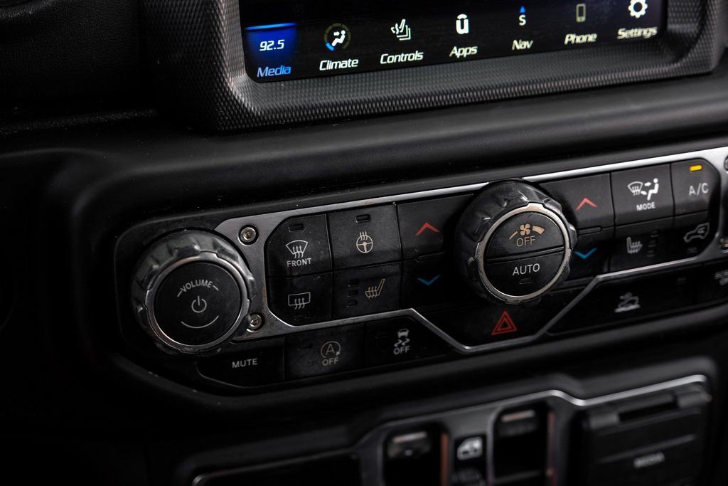 Used 2023 Jeep Wrangler Sahara w/ Cold Weather Group image 32