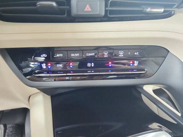 Used 2023 Buick Envision Avenir image 33