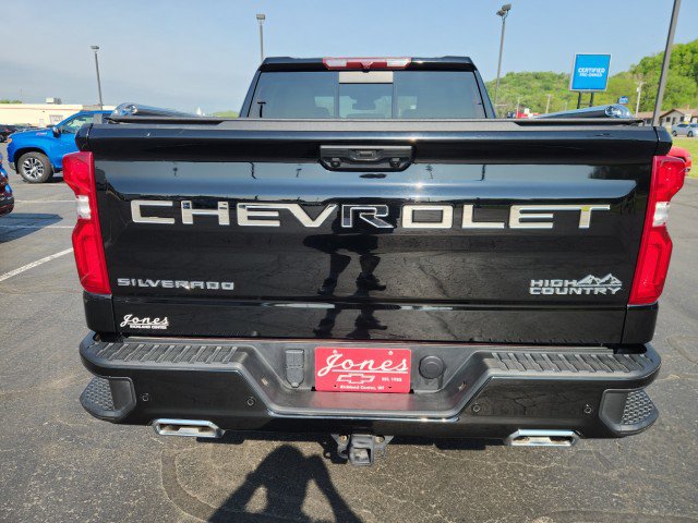 Used 2022 Chevrolet Silverado 1500 High Country w/ High Country Premium Package image 4