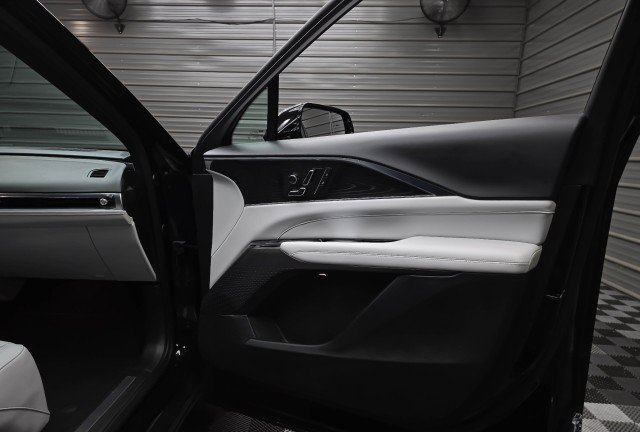 Used 2024 Cadillac Lyriq Luxury RWD image 36