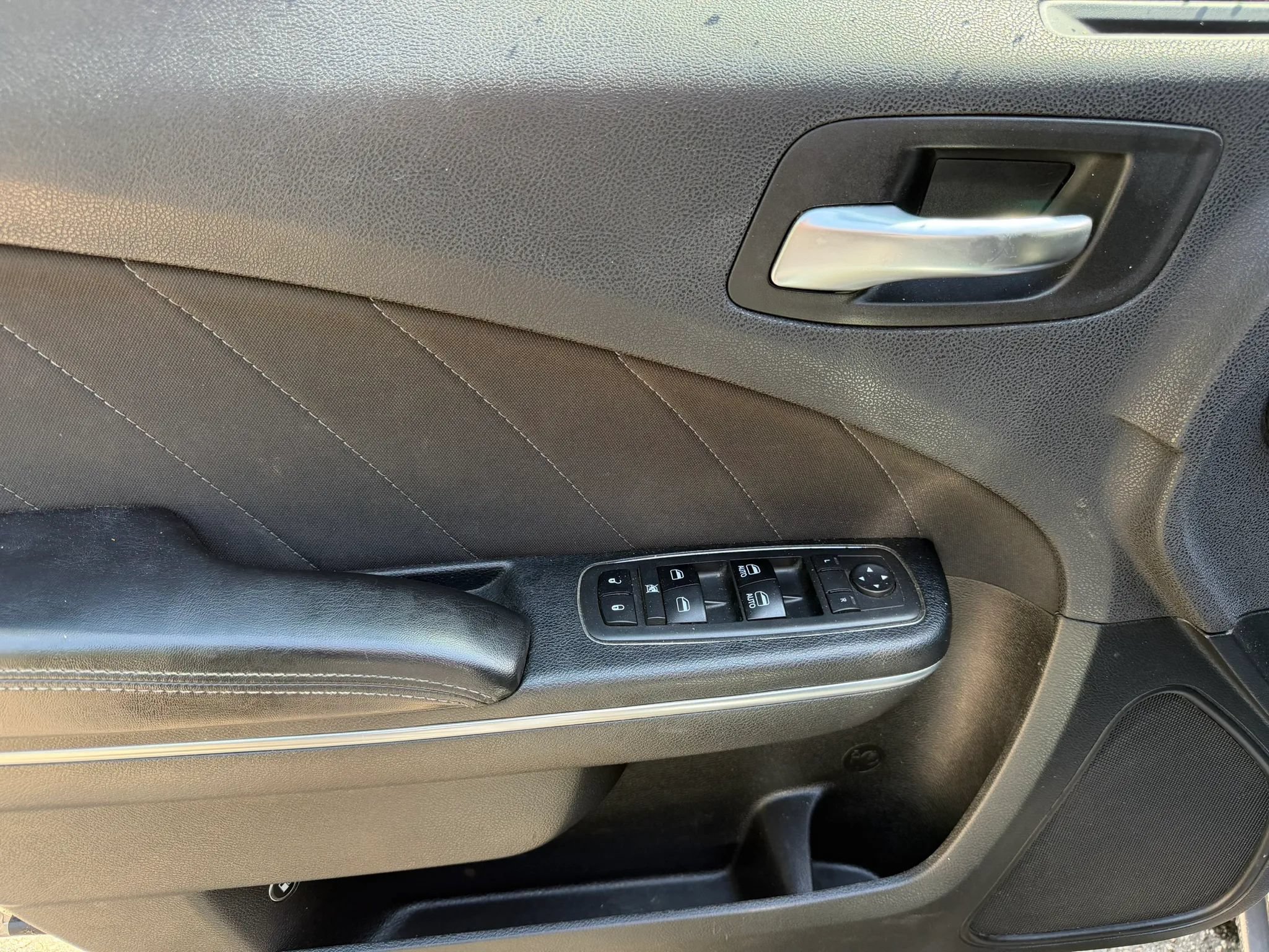 Used 2018 Dodge Charger SXT Plus RWD image 18