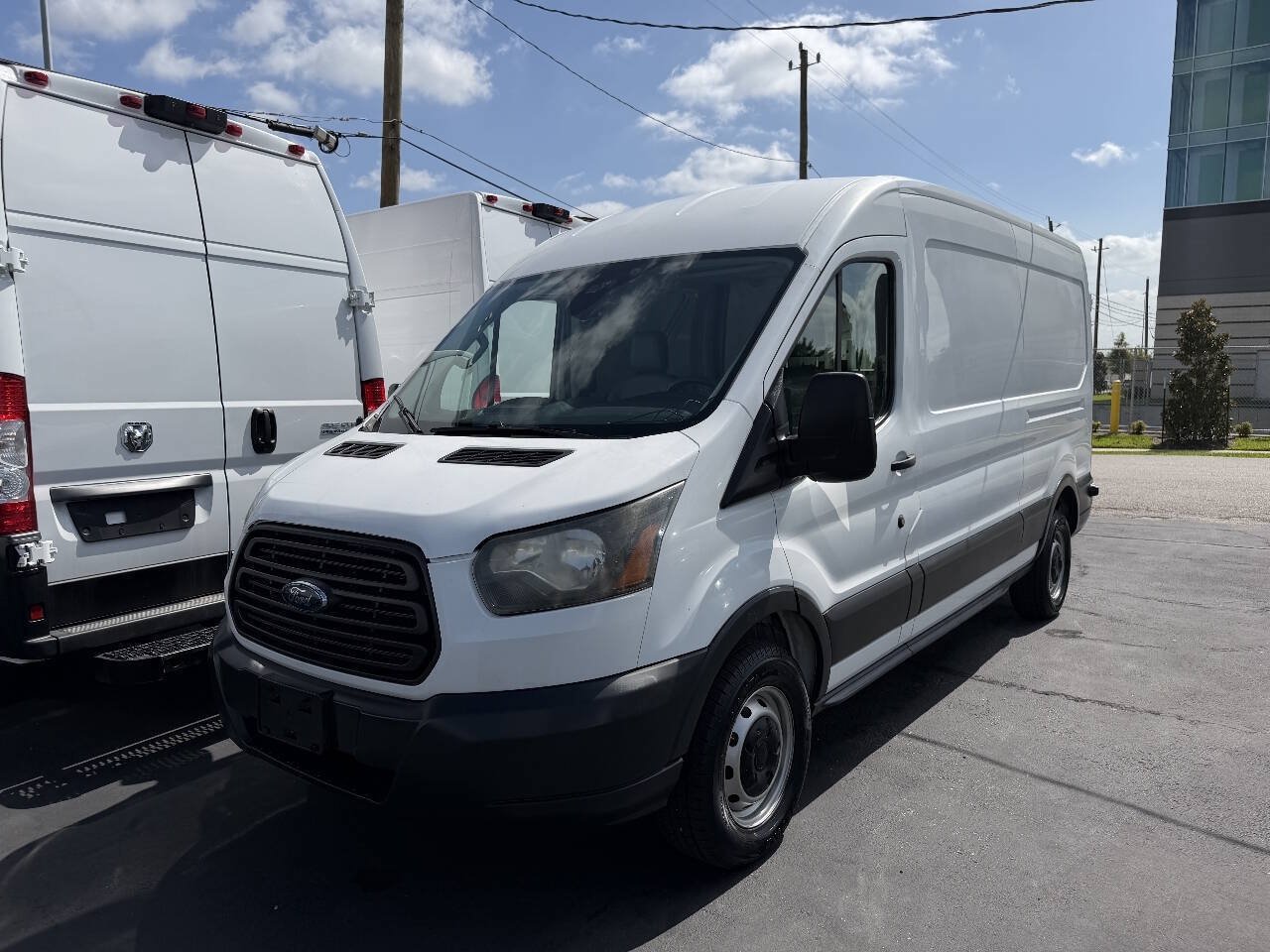 Used 2018 Ford Transit 250 148 Medium Roof RWD image 8