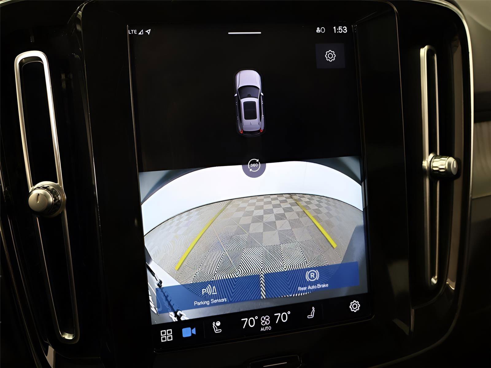 Used 2023 Volvo XC40 B5 Plus w/ Protection Package Premier image 50