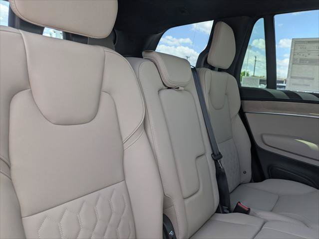 New 2026 Volvo XC90 T8 Plus w/ Protection Package Premier AWD/4WD image 13