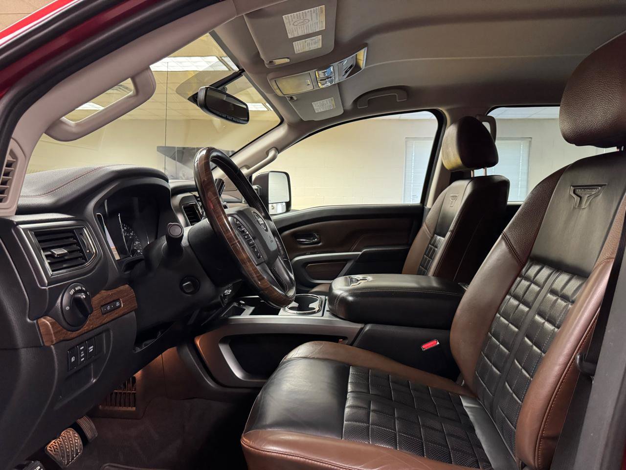 Used 2019 Nissan Titan Platinum Reserve AWD/4WD image 22