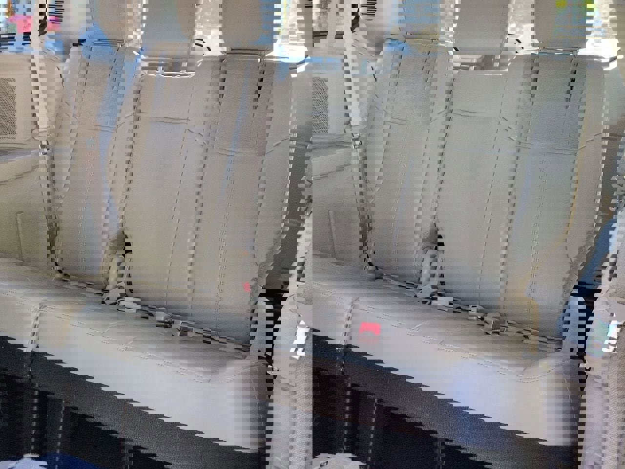 Used 2012 Chrysler Town & Country Limited image 22