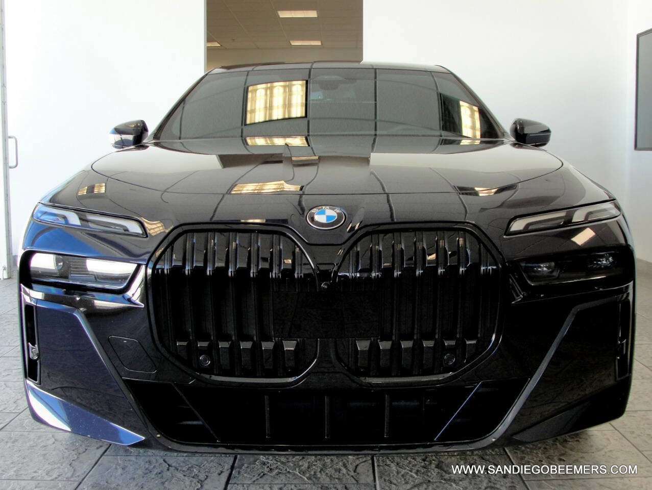 Used 2023 BMW 740i 740i M SPORT PRO+HUD+SWAROVSKI w/ Parking Assistance Package image 40