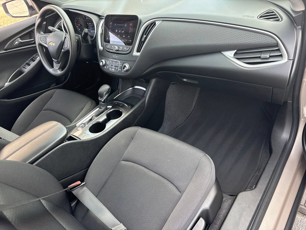 Used 2024 Chevrolet Malibu LT FWD image 30