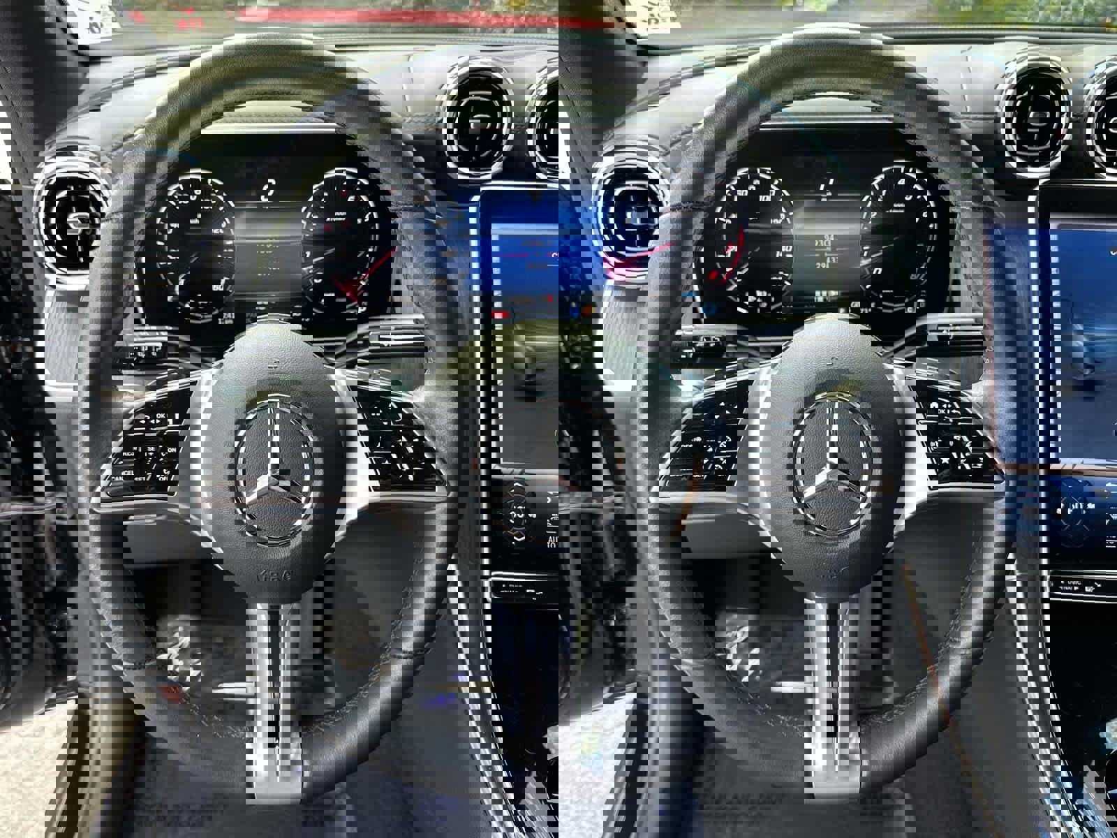 Used 2024 Mercedes-Benz GLC 300 image 15