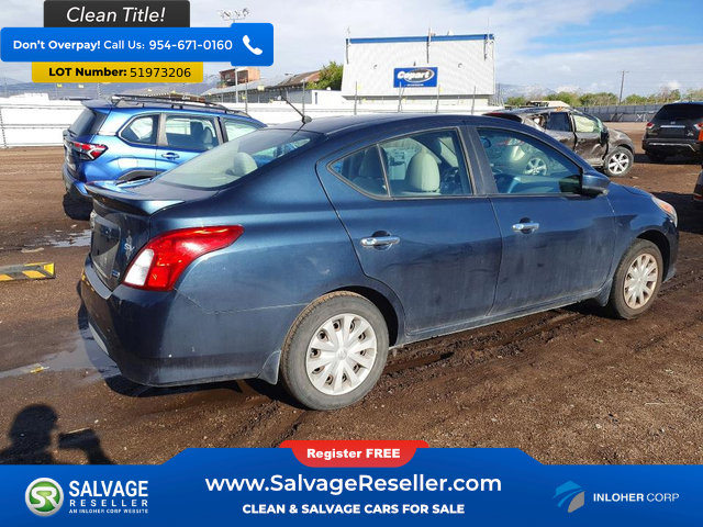 Used 2015 Nissan Versa SV FWD image 4