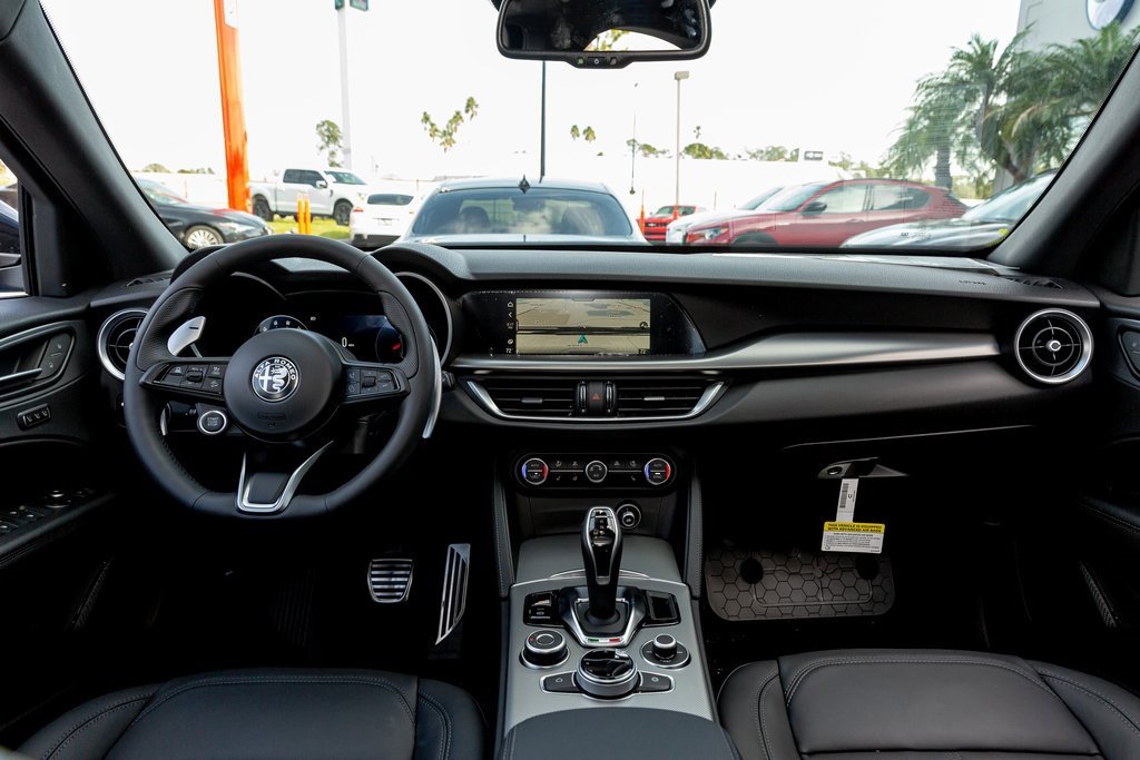 New 2025 Alfa Romeo Stelvio Sprint image 28