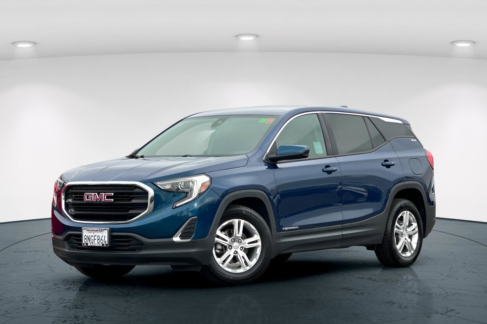 Used 2020 GMC Terrain SLE image 2