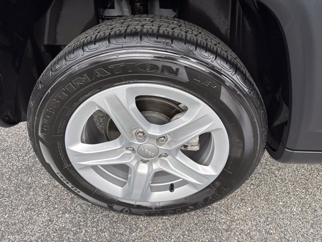 Used 2023 Jeep Compass Latitude AWD/4WD image 12