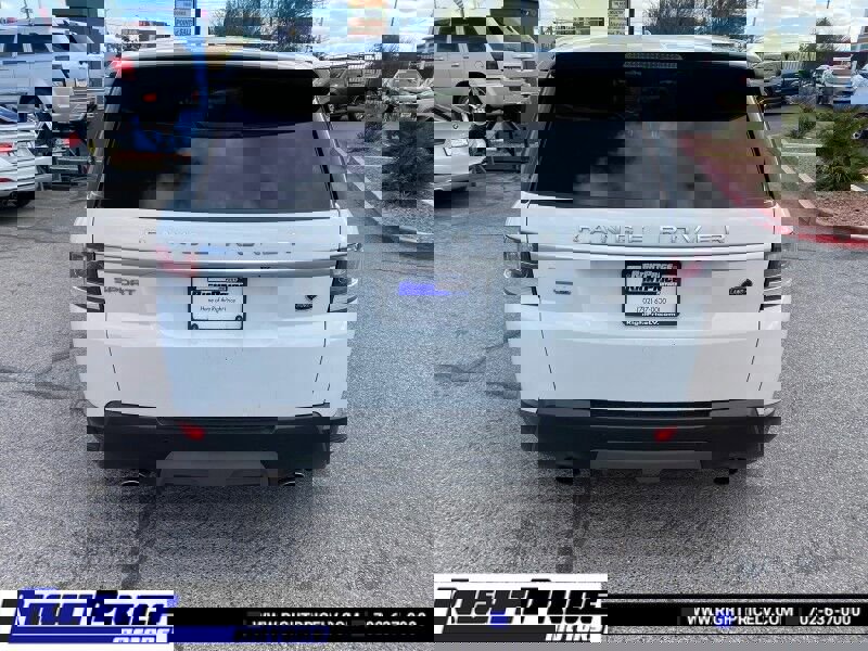 Used 2015 Land Rover Range Rover Sport SE image 4