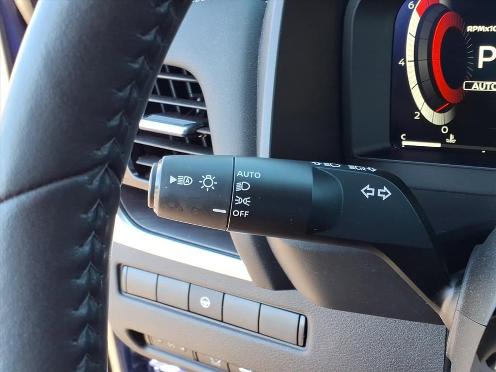 Used 2023 Nissan Rogue Platinum image 20