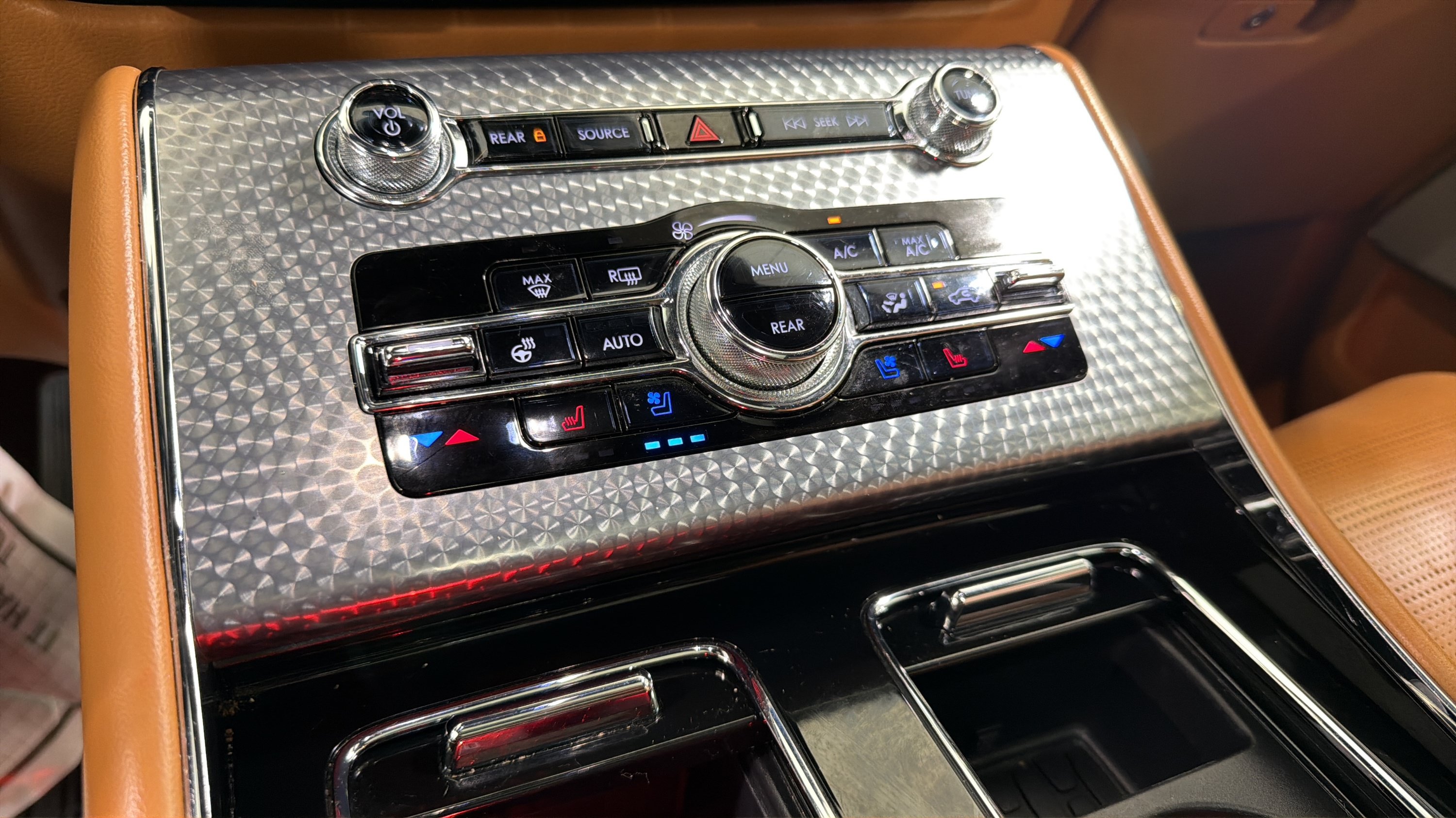 Used 2023 Lincoln Aviator Black Label Grand Touring w/ Class IV Trailer Tow Package AWD/4WD image 19