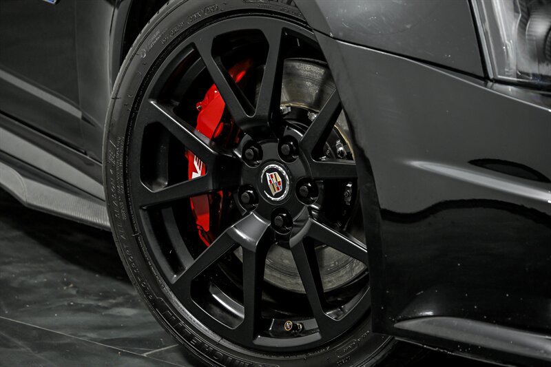 Used 2014 Cadillac CTS V RWD image 3