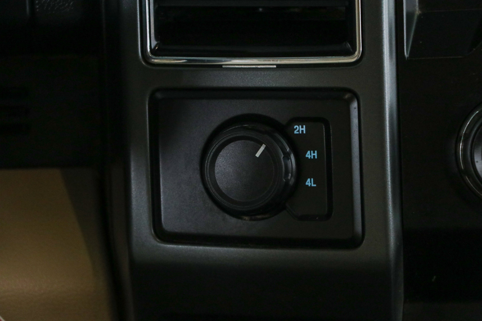 Used 2021 Ford F350 XLT w/ XLT Premium Package AWD/4WD image 21
