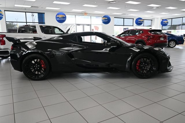 New 2027 Chevrolet Corvette Z06 RWD image 3