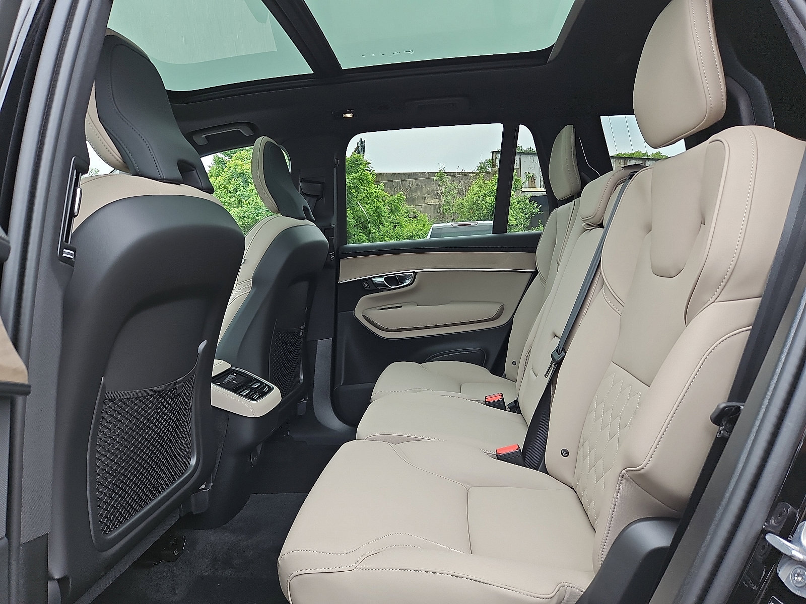 New 2026 Volvo XC90 B6 Core w/ Protection Package AWD/4WD image 9