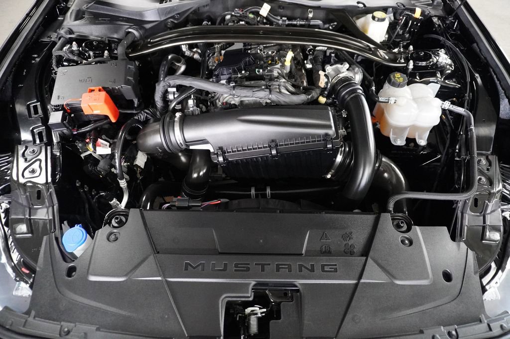 Used 2025 Ford Mustang EcoBoost image 31