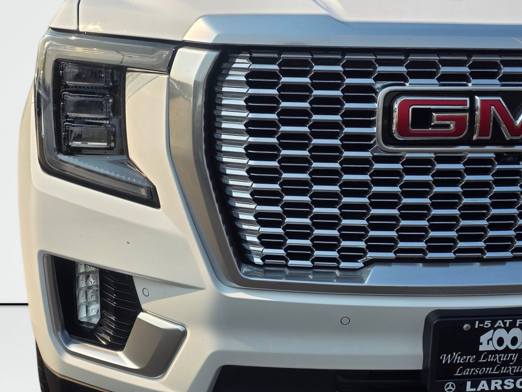 Used 2024 GMC Yukon Denali w/ Advanced Technology Package AWD/4WD image 33