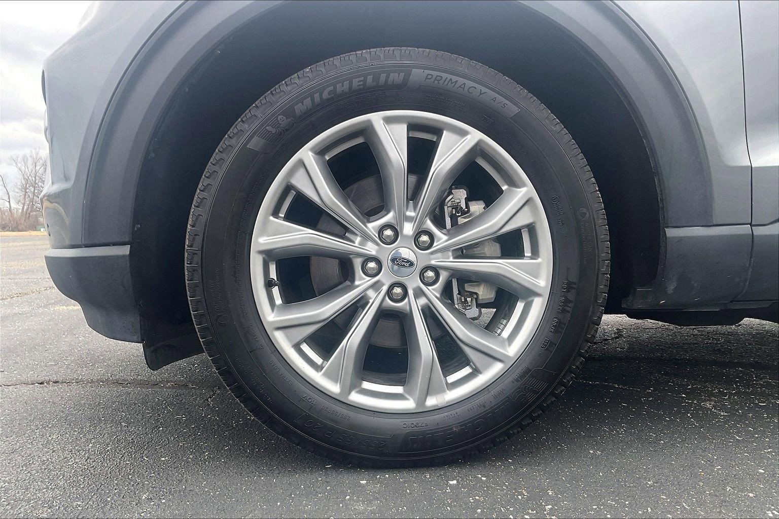 Used 2023 Ford Explorer Limited AWD/4WD image 9