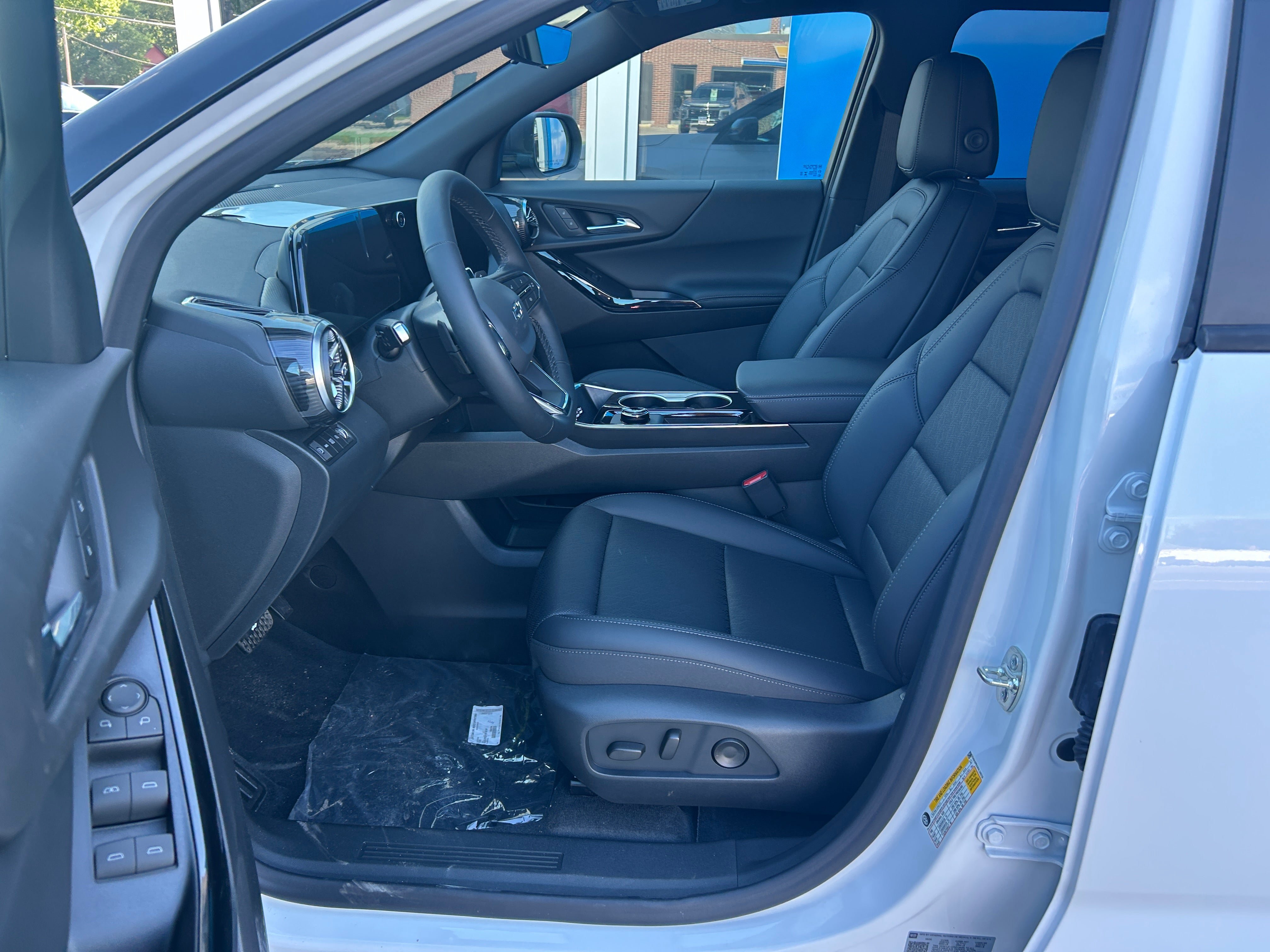 New 2027 Chevrolet Equinox LT w/ Convenience Package II AWD/4WD image 12