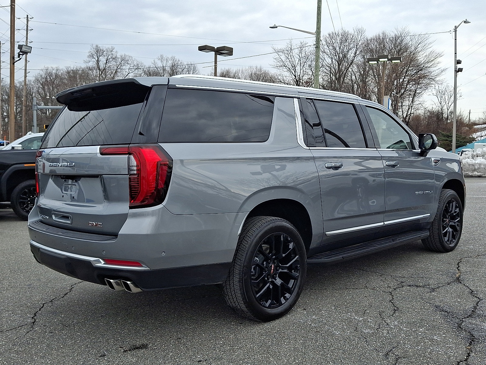 Used 2026 GMC Yukon XL Denali w/ Advanced Technology Package image 6